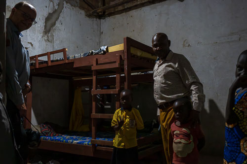 Waisenkinder 2023-10-19_18-00-49__Z725612-Verbessert-RR.jpg