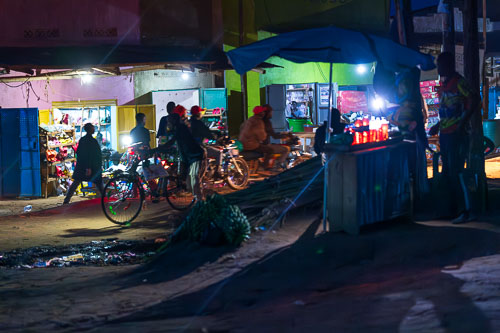 "Nachtleben" 2023-10-19_18-15-49__D062297-Verbessert-RR.jpg