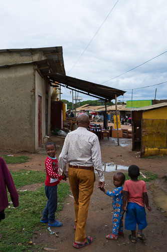 Die Pflegekinder von Fr. Deus 2023-10-20_09-17-54__Z725645.jpg